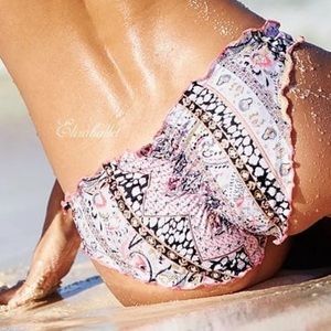 ✨NWT Victoria’s Secret Ruffle Cheeky Bikini Bottom